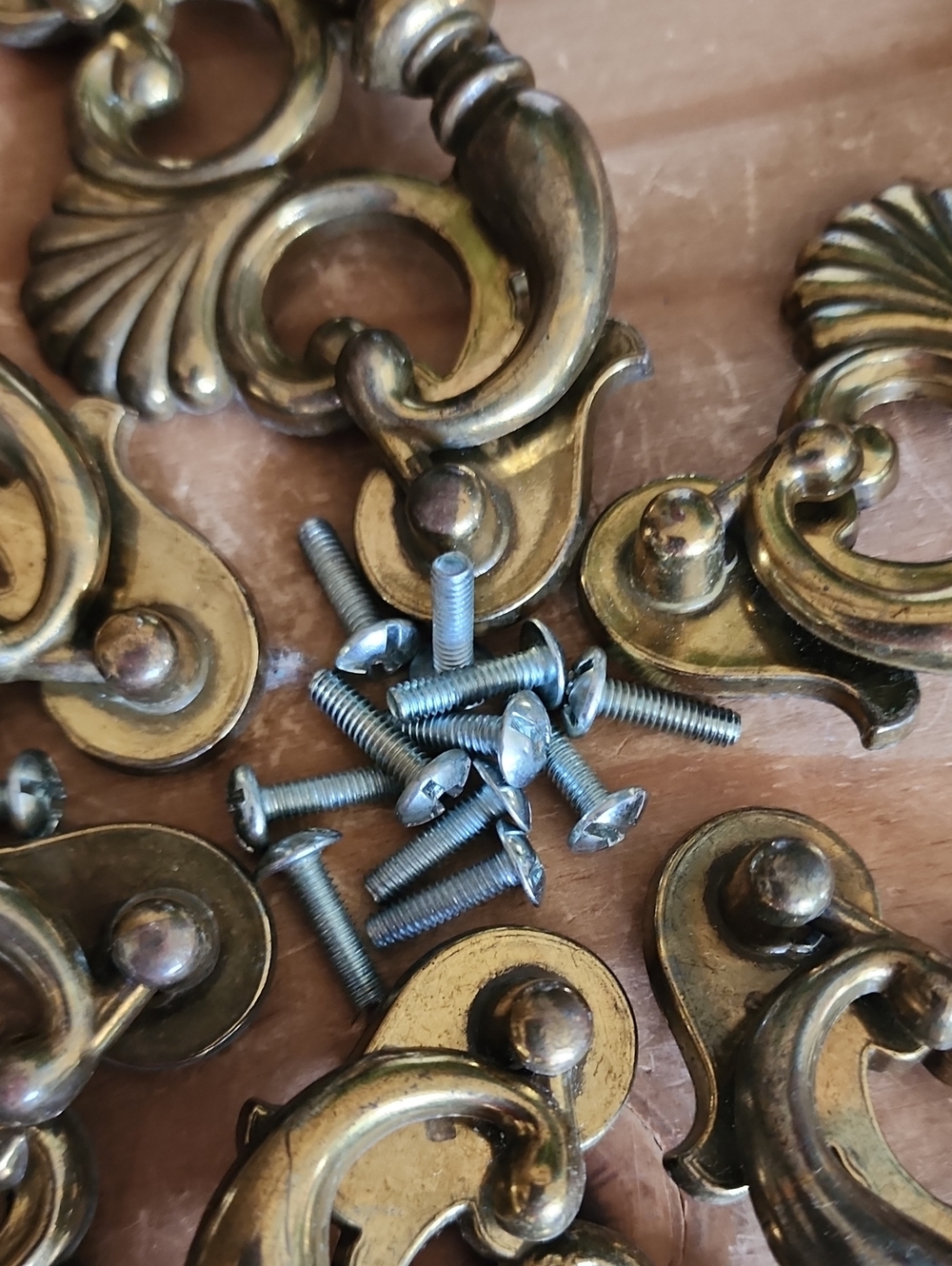 Set of 6 Brass Chippendale Bail Drawer Pulls - Picture 6 of 11